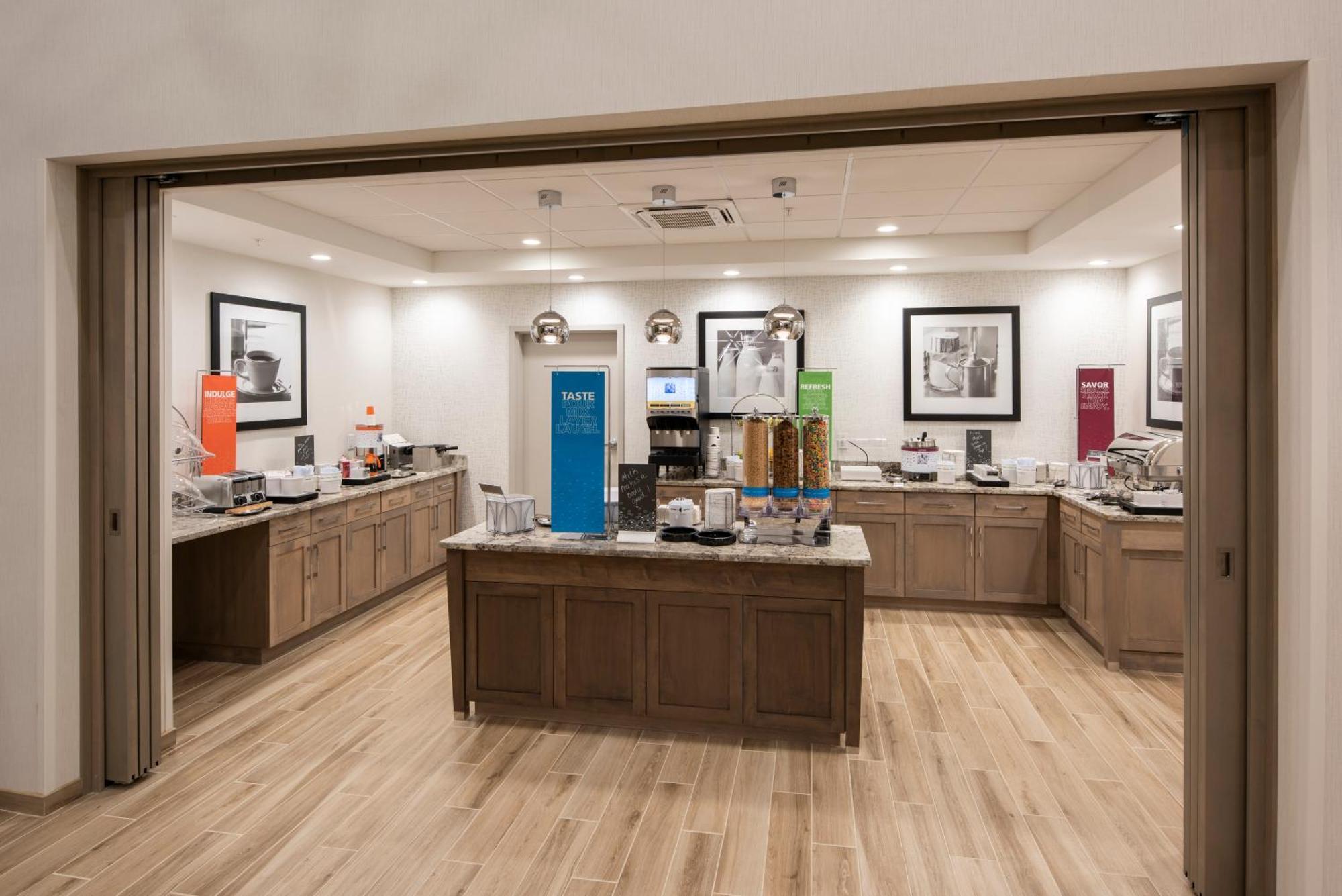 Hampton Inn & Suites Rocky Hill - Hartford South Buitenkant foto