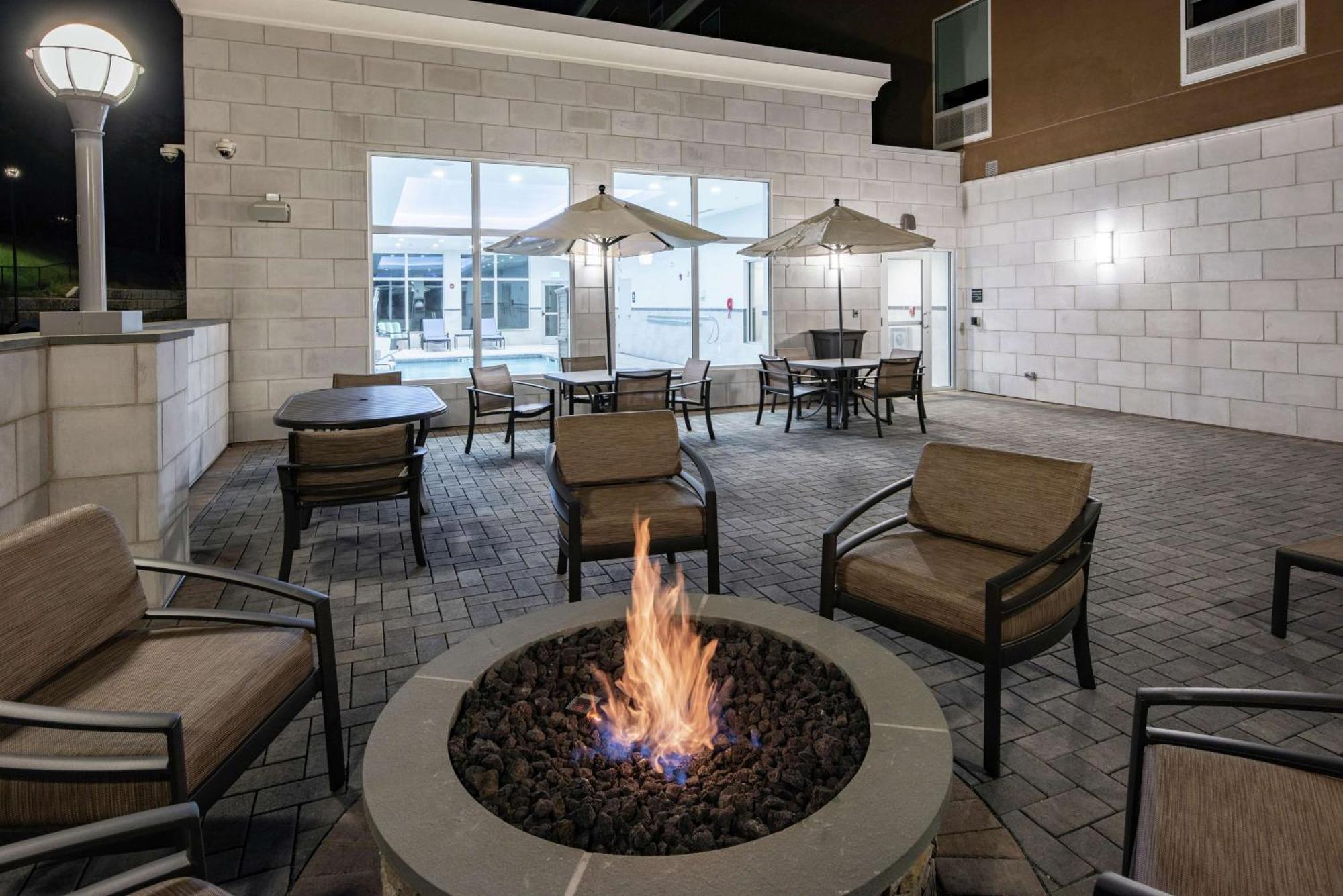Hampton Inn & Suites Rocky Hill - Hartford South Buitenkant foto
